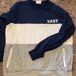 East coast lifestyle sweater with pockets